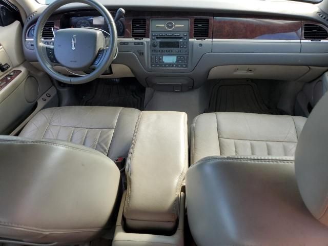 2006 Lincoln Town Car Signature