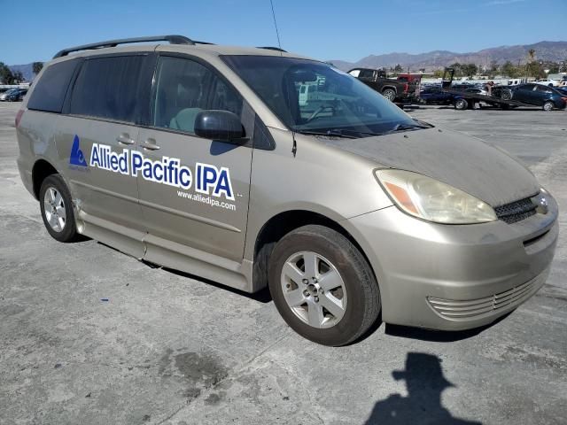 2004 Toyota Sienna CE