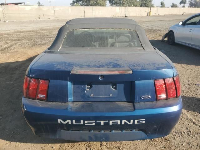 2000 Ford Mustang