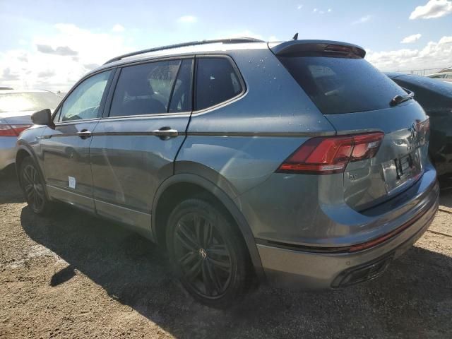 2022 Volkswagen Tiguan SE R-LINE Black