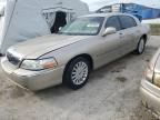 2005 Lincoln Town Car Signature Limited