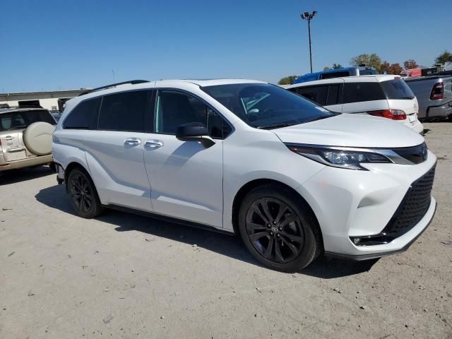 2022 Toyota Sienna XSE