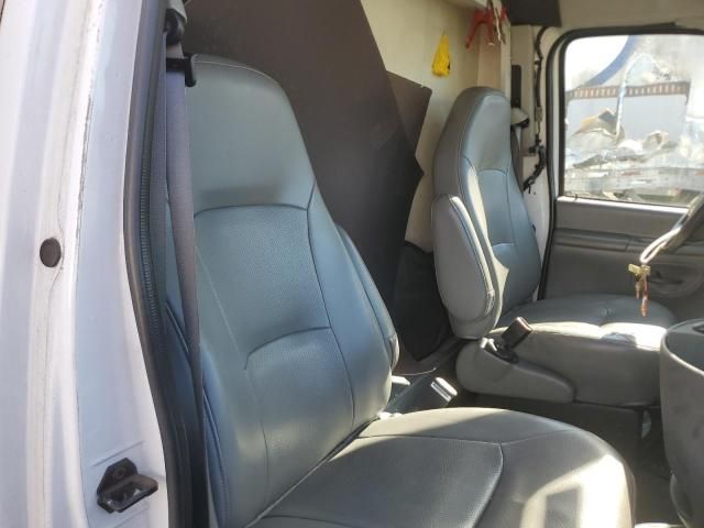 2003 Ford Econoline E450 Super Duty Cutaway Van