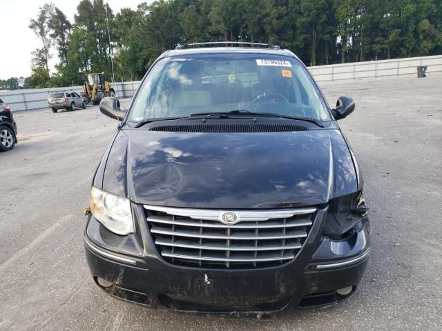 2006 Chrysler Town & Country Limited