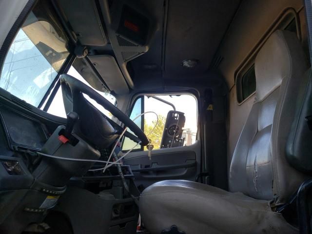 2010 Freightliner Columbia 112