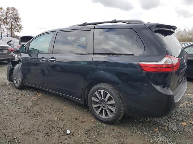 2018 Toyota Sienna XLE