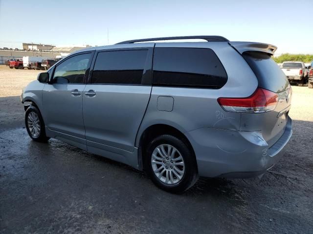 2013 Toyota Sienna XLE