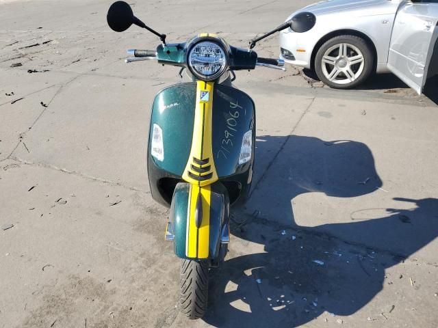 2021 Vespa GTS300