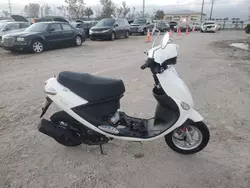 Motos salvage sin ofertas aún a la venta en subasta: 2022 Motv 2022 Genuine Scooter CO. Buddy 50