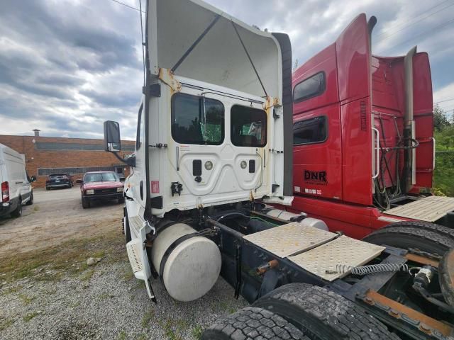 2018 Freightliner Cascadia 125