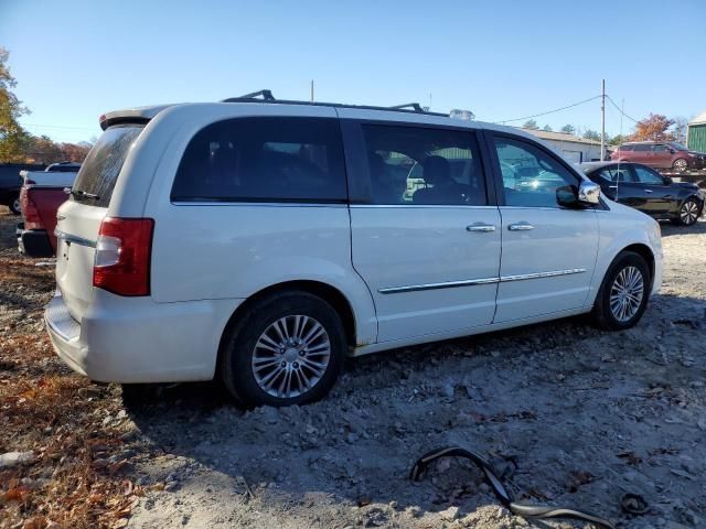 2013 Chrysler Town & Country Touring L