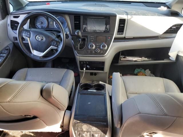 2017 Toyota Sienna XLE