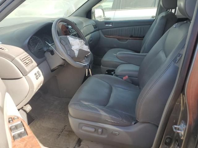 2005 Toyota Sienna XLE