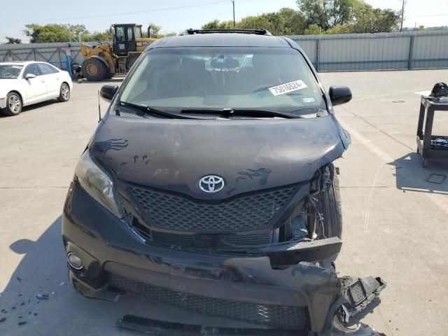 2012 Toyota Sienna Sport