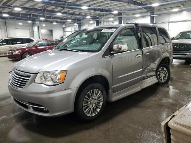 2014 Chrysler Town & Country Touring L