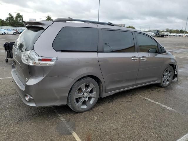 2016 Toyota Sienna SE