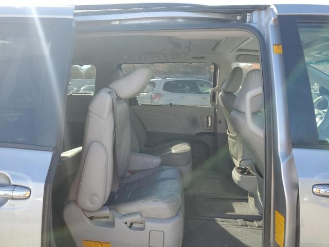 2011 Toyota Sienna XLE