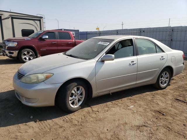 2005 Toyota Camry LE