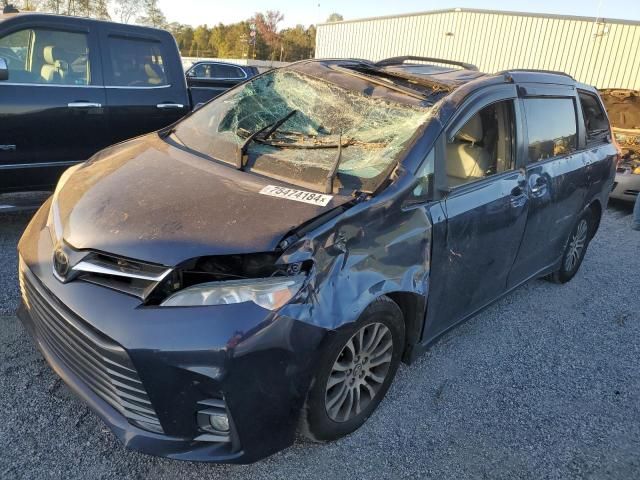 2018 Toyota Sienna XLE