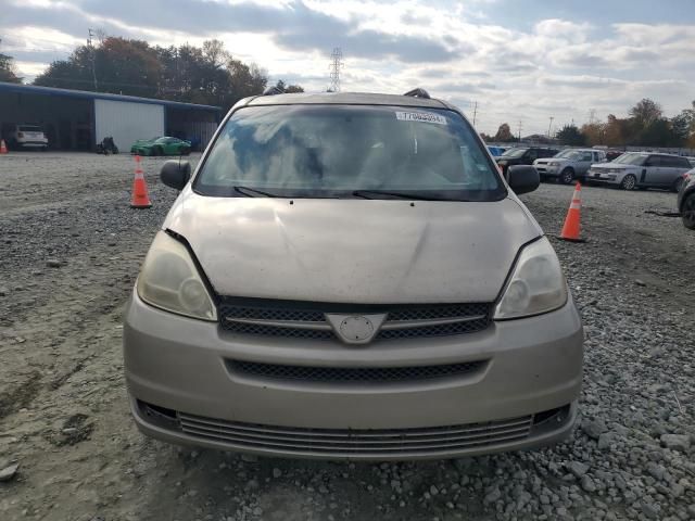 2004 Toyota Sienna CE