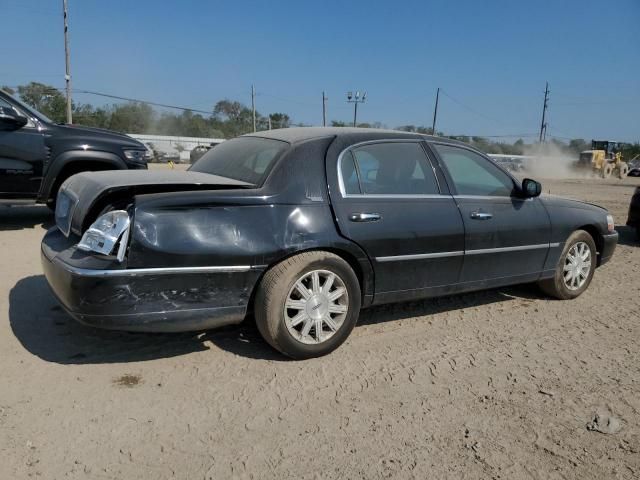 2011 Lincoln Town Car Signature Limited