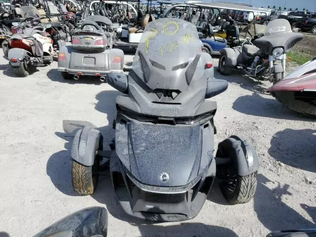 2022 Can-Am Spyder Roadster RT