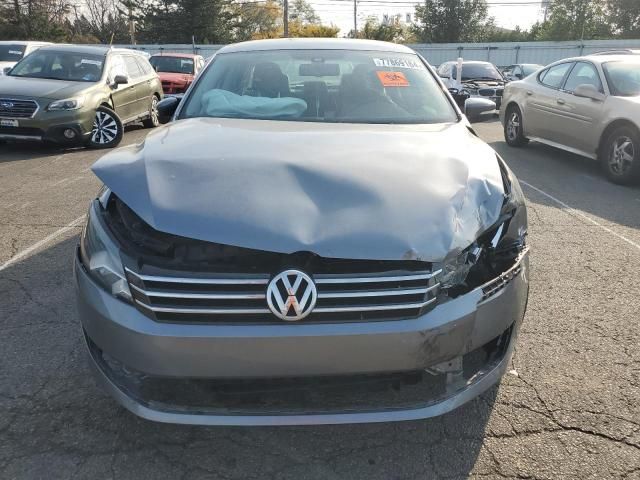 2013 Volkswagen Passat SE