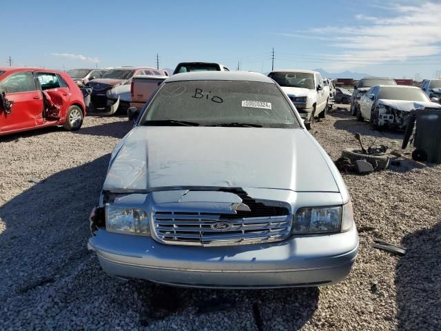 2004 Ford Crown Victoria LX