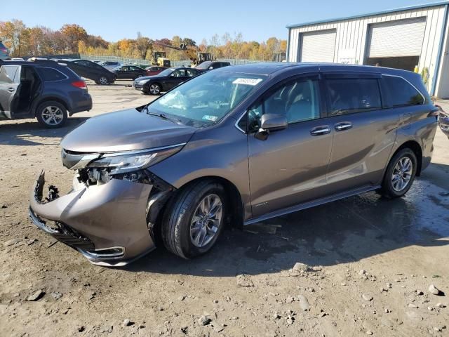 2021 Toyota Sienna XLE