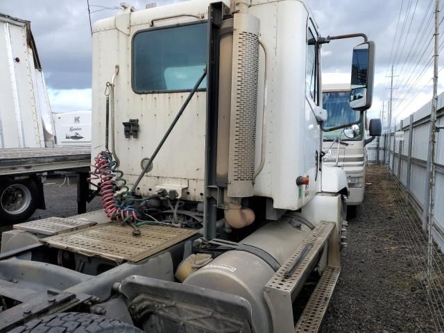 1999 Freightliner Conventional FLC120