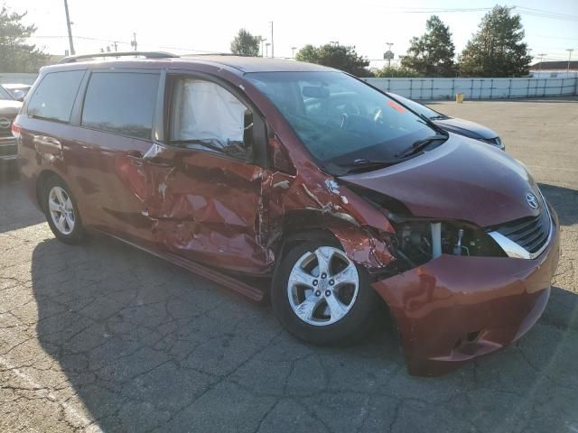 2012 Toyota Sienna LE