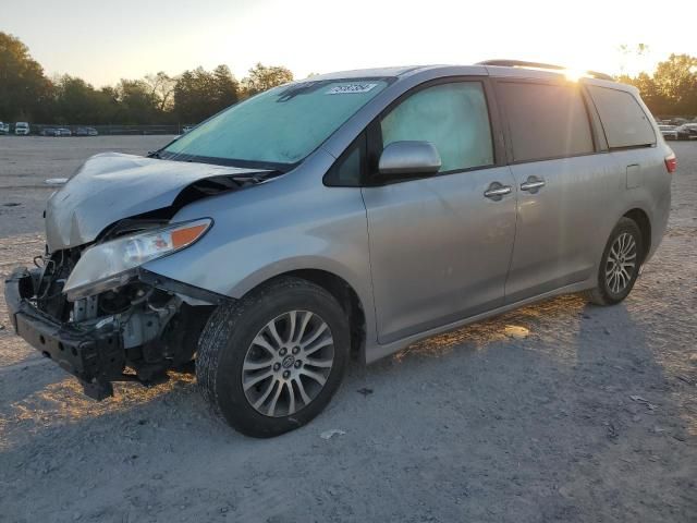 2018 Toyota Sienna XLE