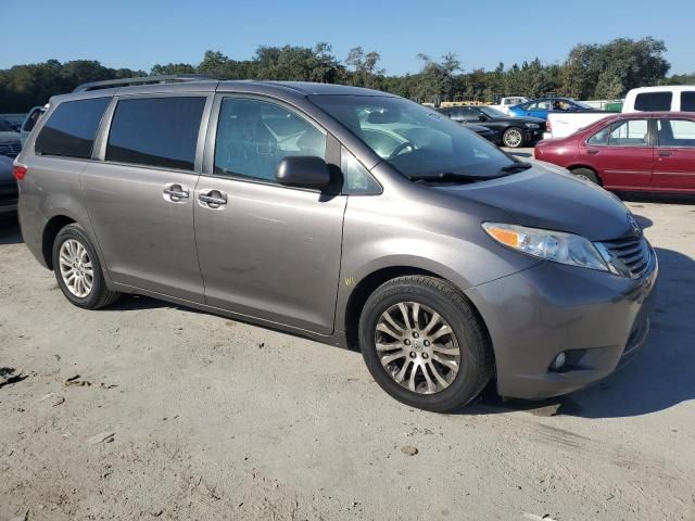 2017 Toyota Sienna XLE