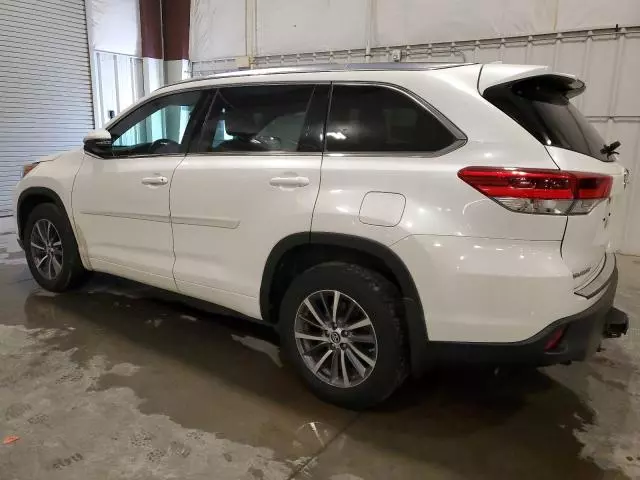 2017 Toyota Highlander SE