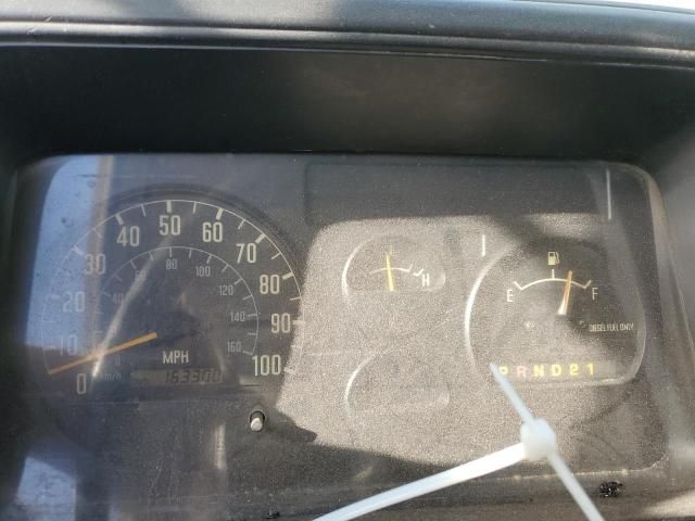 2004 Isuzu NPR