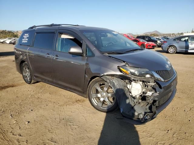 2017 Toyota Sienna SE