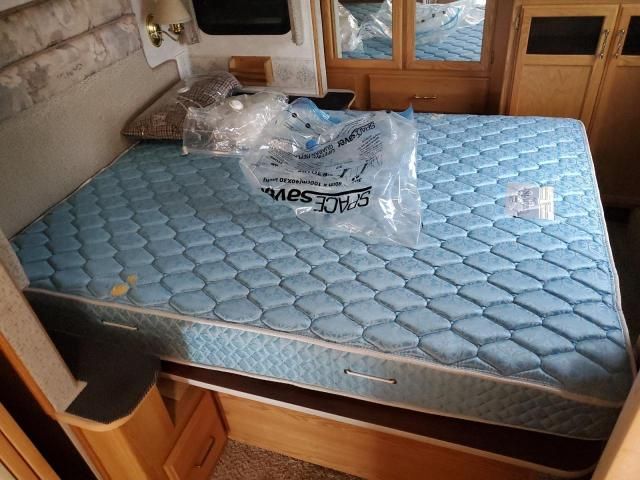 2004 Workhorse Custom Chassis Motorhome Chassis W22