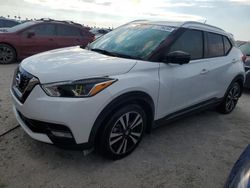 Carros salvage para piezas a la venta en subasta: 2020 Nissan Kicks SR