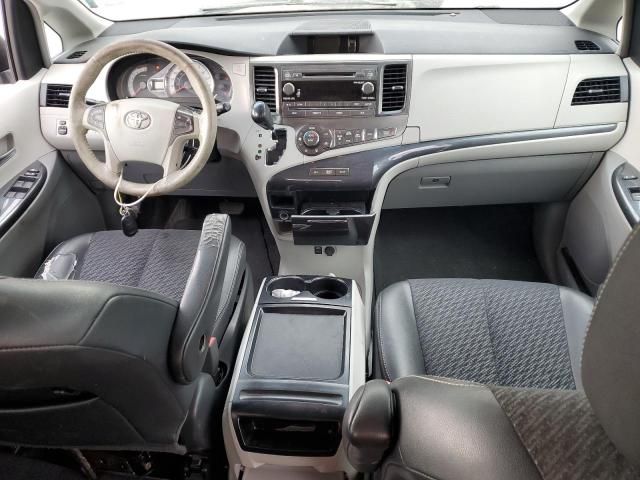 2011 Toyota Sienna Sport