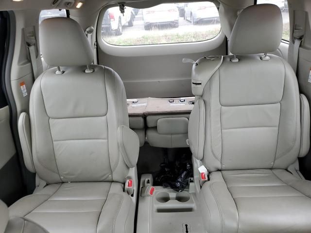 2016 Toyota Sienna XLE