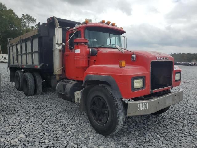 1999 Mack 600 RD600