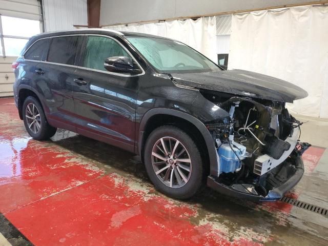 2019 Toyota Highlander SE