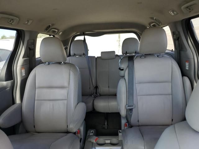 2015 Toyota Sienna LE