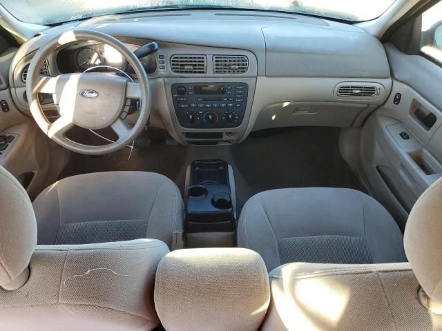 2004 Ford Taurus SE