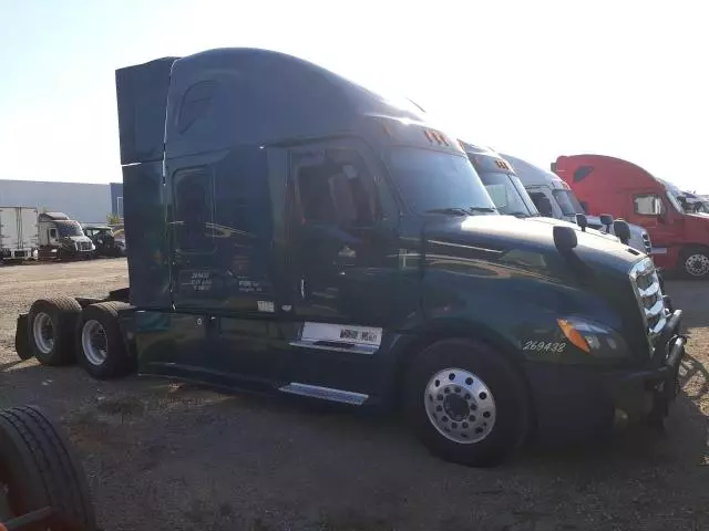 2019 Freightliner Cascadia 126