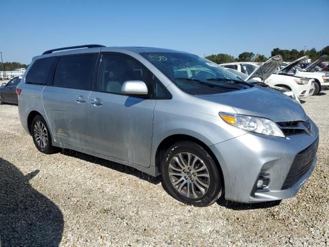 2020 Toyota Sienna XLE