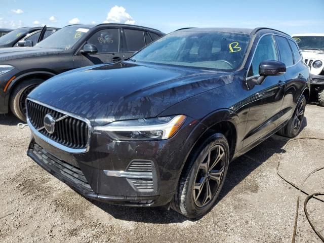 2022 Volvo XC60 B5 Momentum