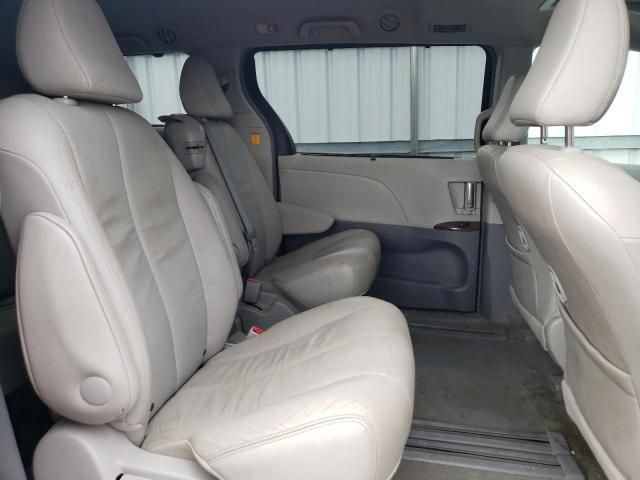 2012 Toyota Sienna XLE