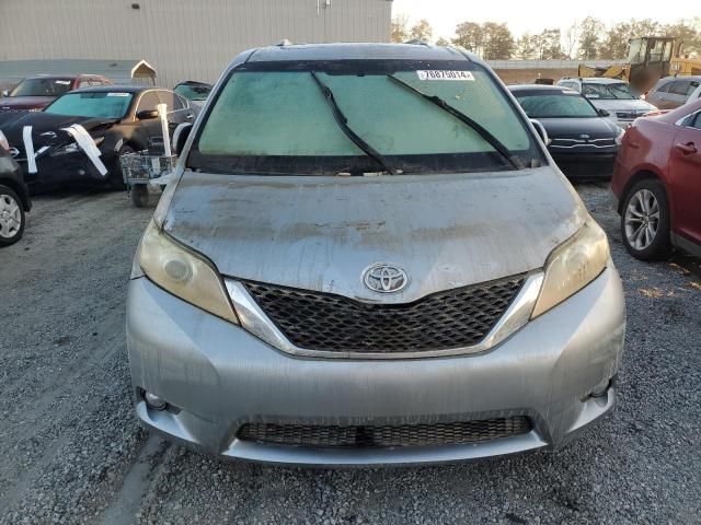 2013 Toyota Sienna XLE