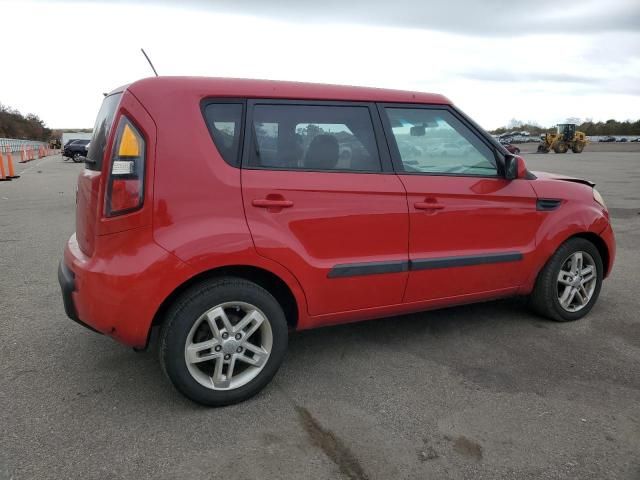 2011 KIA Soul +